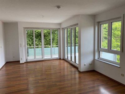 Wohnen am Schloß Freudenberg im Grünen + große Terrasse +  Aufzug + PKW-Stellplatz + Vollwärmeschutz
