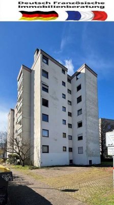Gepflegte Penthousewohnung mit gemeinsamen Schwimmband in Saarbrücken