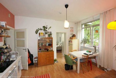 Charmante Wohnung in historischem 3-Parteienhaus