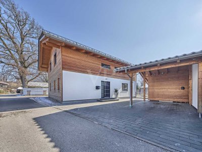 Modernes Zuhause mit Bergblick: Komfort und Stil vereint