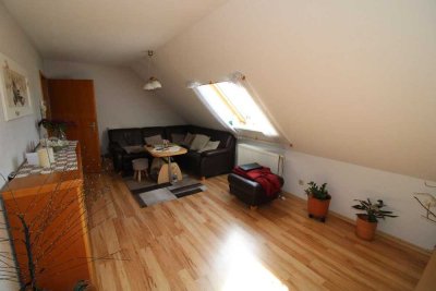 Wohnen auf zwei Ebenen – gepflegte Maisonette mit Außenstellplatz