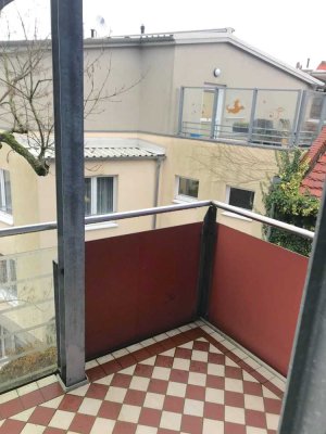 Hochwertige 3-Zimmer-Wohnung mit Balkon und Einbauküche in begehrter Lage - Feldstadt
