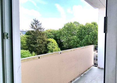 3-Zimmer-Wohnung in zentraler Lage mit Balkon und Einbauküche
