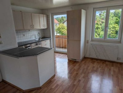 Helle und gemütliche 2-Zimmer-Wohnung (53 m²) mit EBK, Balkon und Garagenstellplatz in Penzberg