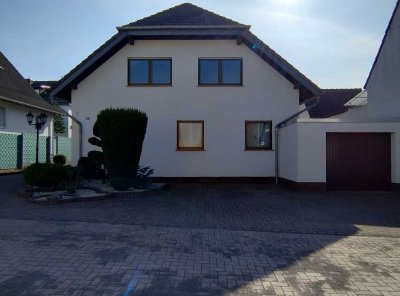 Einfamilien-Wohnhaus und Garage in Limburg-Offheim für 615.000,- € - Grundstück 591 m² - 7.0 Zimmer