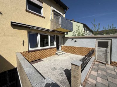 Attraktive Doppelhaushälfte in beliebter Lage mit großem Garten & Vollkeller