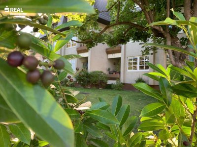 Helle, südseitig ausgerichtete SINGLE-/ PÄRCHENWOHNUNG mit LOGGIA und GARTEN