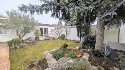 Bungalow in ruhiger Lage in der Waldstadt, ca. 246 m² Wohn- und bewohnbare Nutzfläche