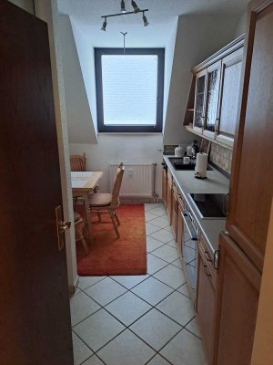 Attraktives Wohnen: 2-Zimmer-Dachgeschosswohnung mit Balkon