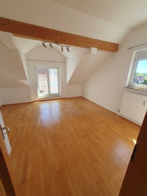 1600 € - 94 m² - 4.0 Zi.