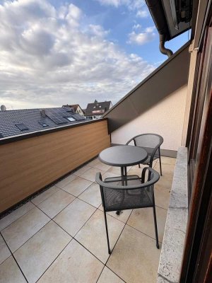 Helle 3-Zimmer-Dachgeschosswohnung in Stuttgart-Weilimdorf - charmant, gepflegt & mit Sonnenbalkon