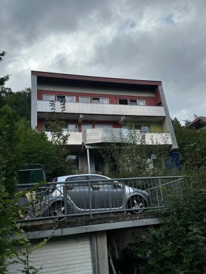 Zum Verkauf steht ein Mehrfamilienhaus mit Gewerbe in 75323 Bad Wildbad