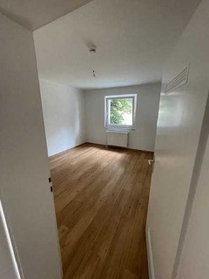 Nur für Senioren - Renovierte 1-Zimmer-Wohnung mit Dusche