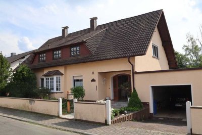 Großzügiges Einfamilienhaus mit gepflegtem Garten in ruhiger Wohnlage