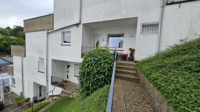 Attraktive 4,5-Zimmer-Terrassenwohnung, mit Waschraum und Keller auf einer Ebene