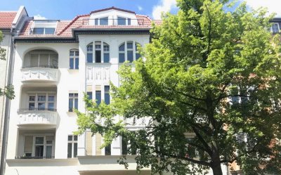Spacious 2 bedrooom apartment in leafy Pankow district with balcony and garden