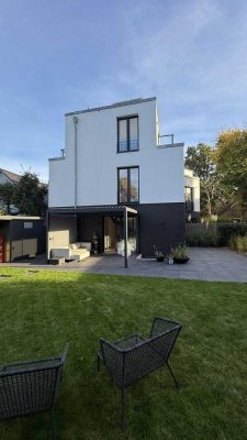 Modernes Endhaus am Brabandkanal mit großem Garten, Dachterrasse und Wellnessbereich