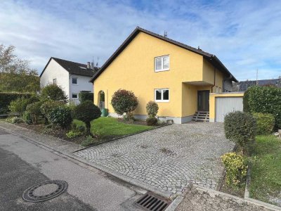 MIT 3D-RUNDGANG
Ruhig gelegene und gepflegte Doppelhaushälfte mit Garage in Forst
