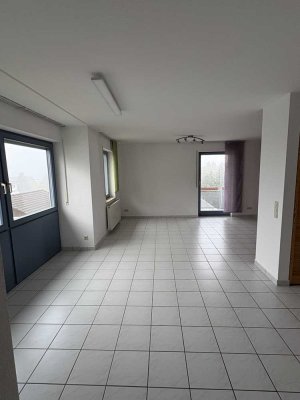 Helle 3-Zimmer-Etagenwohnung mit Balkon, Stellplatz und Keller – ruhige Lage in Weiden bei Dornhan