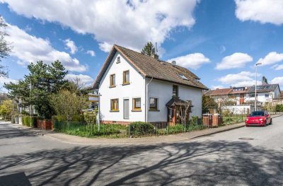 NEU! *Paul & Partner* ZWEIFAMILIENHAUS MIT RENOVIERUNGSBEDARF AUF SCHÖNEM GRUNDSTÜCK!