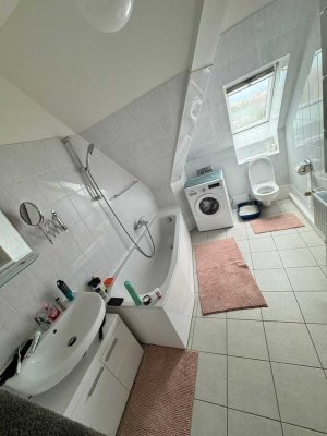 Schöne 3-Zimmer-Wohnung nähe Sanssouci sucht nette Mietbewohnerin