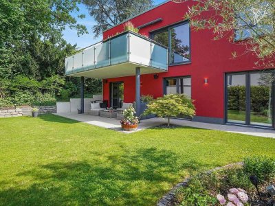 LUXUS FÜR DIE GANZE FAMILIE � Einfamilienhaus mit KfW-55 Standard und uneinsehbarem Garten!