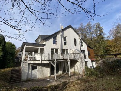 DHH mit vielfältigen Möglichkeiten, Einliegerwohnung und ruhigem Garten vor den Toren Muchs