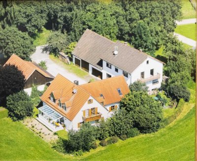 Traumhaftes Hofensemble mit Potenzial - zzgl. Bauplatz, Stadel, Grünland zur Pacht -