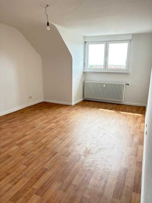 Helle, geräumige und frisch renovierte 1-Zimmer-DG-Wohnung in Heidelberg-Rohrbach
