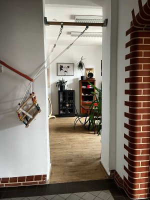 Helle 2-Zimmer Wohnung mit Einbauküche