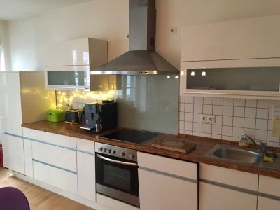 Mitten drin in Poppelsdorf! Einziehen und wohlfühlen! Mit eigenem Garten und EBK inkl. E-Geräten