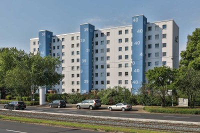 Modernisiert mit Loggia und Aufzug!