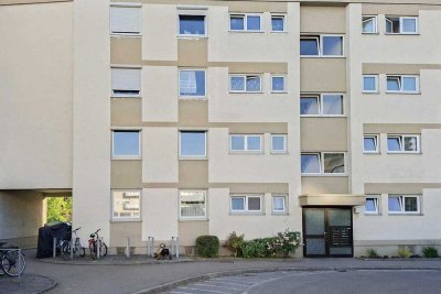 Lage Lage! 4-Zimmer-Wohnung mit Balkon, TG-Stellplatz und großem Keller - Bezugsfrei nach Absprache