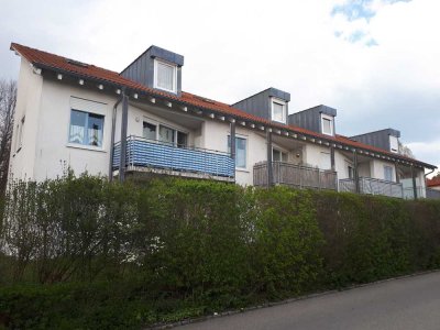 Gemütliche 1,5-Zimmer-Wohnung mit Balkon, Doppelparker-Garage und Einbauküche in Bad Waldsee