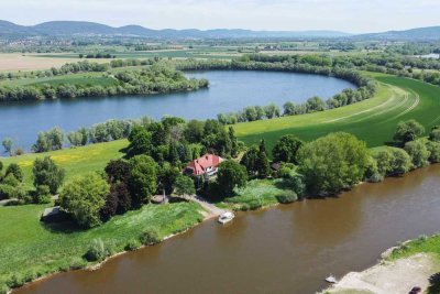 Alleinlage am Weser-Ufer: Viel Platz im Haus und ca 7000m² Grundstück