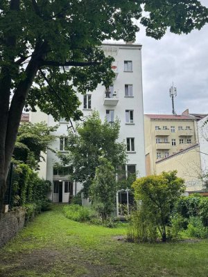 Wohninvestment in Berlin-Mitte: Voll vermietetes Hinterhaus mit 7 WEG-Einheiten