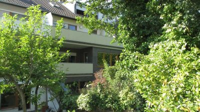 Geräumige, absolut ruhige 7-Raum-Erdgeschosswohnung mit Einbauküche in Bonn
