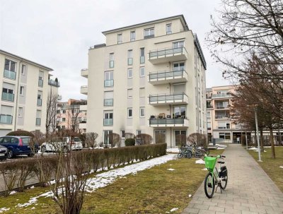 ILIEV IMMOBILIEN:  Schön geschnittene und helle 4-Zimmerwohnung mit zwei Balkone in BOGENHAUSEN