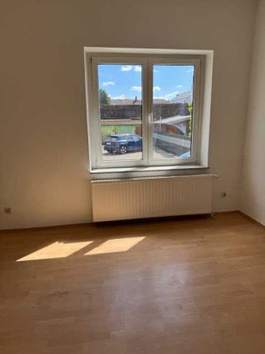 Helle 3-Zimmer-Erdgeschosswohnung mit Tageslichtbad