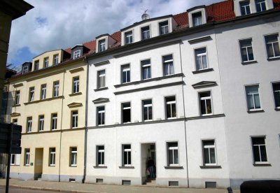 Kleine 2-Raum-Wohnung mit Wohnküche und Balkon in Zentrumsnähe!