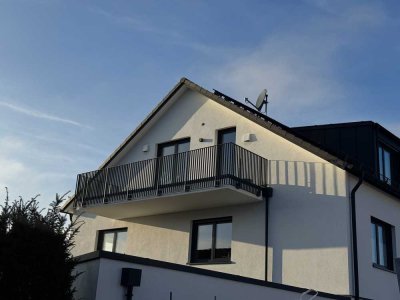 2-Zimmer-Dachgeschosswohnung im Neubau – mit Balkon, Einbauküche & Stellplatz