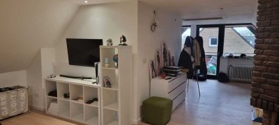 Schöne 1-Zimmer-Dachgeschosswohnung mit großer Loggia  in Uerdingen