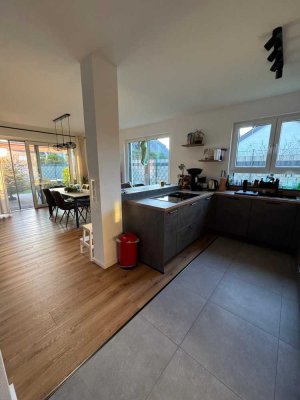 Hochwertige 123 m² Neubau-Maisonettewohnung in Niederkassel-Mondorf zu vermieten