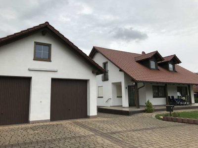 Gepflegtes 6-Zimmer-Haus mit EBK in Raitenbuch