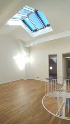 living smart - Stilvolle Maisonette-Wohnung mit 3,5-Zimmern und neuer Einbauküche