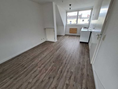 Studenten aufgepasst! Kaufen statt mieten! DG-Wohnung frei ab 01.10.2025!