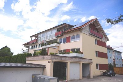 Modern, exklusiv, einmalig!
3 Zimmer-Wohnung mit terrassenartigem Balkon und hochw. Einbauküche.