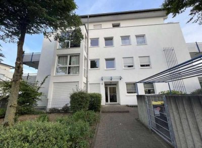 Helle 2-Zimmer Wohnung mit Balkon im 1. OG in Köln-Weiden