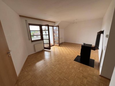 Attraktive 3-Zimmer-Wohnung mit Kamin, sonniger Süd-West-Loggia und KFZ-Abstellplatz in zentraler Lage von Vöcklabruck / Poschenhof