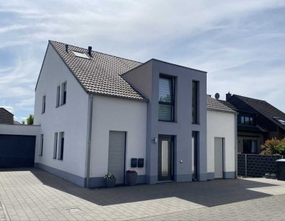 Freistehendes Zweifamilienhaus in bester Wohnlage von Bergheim